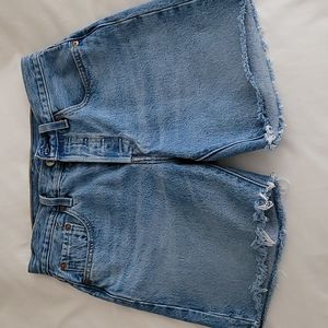 Like new!! 501 mid thigh shorts Luxor Nights